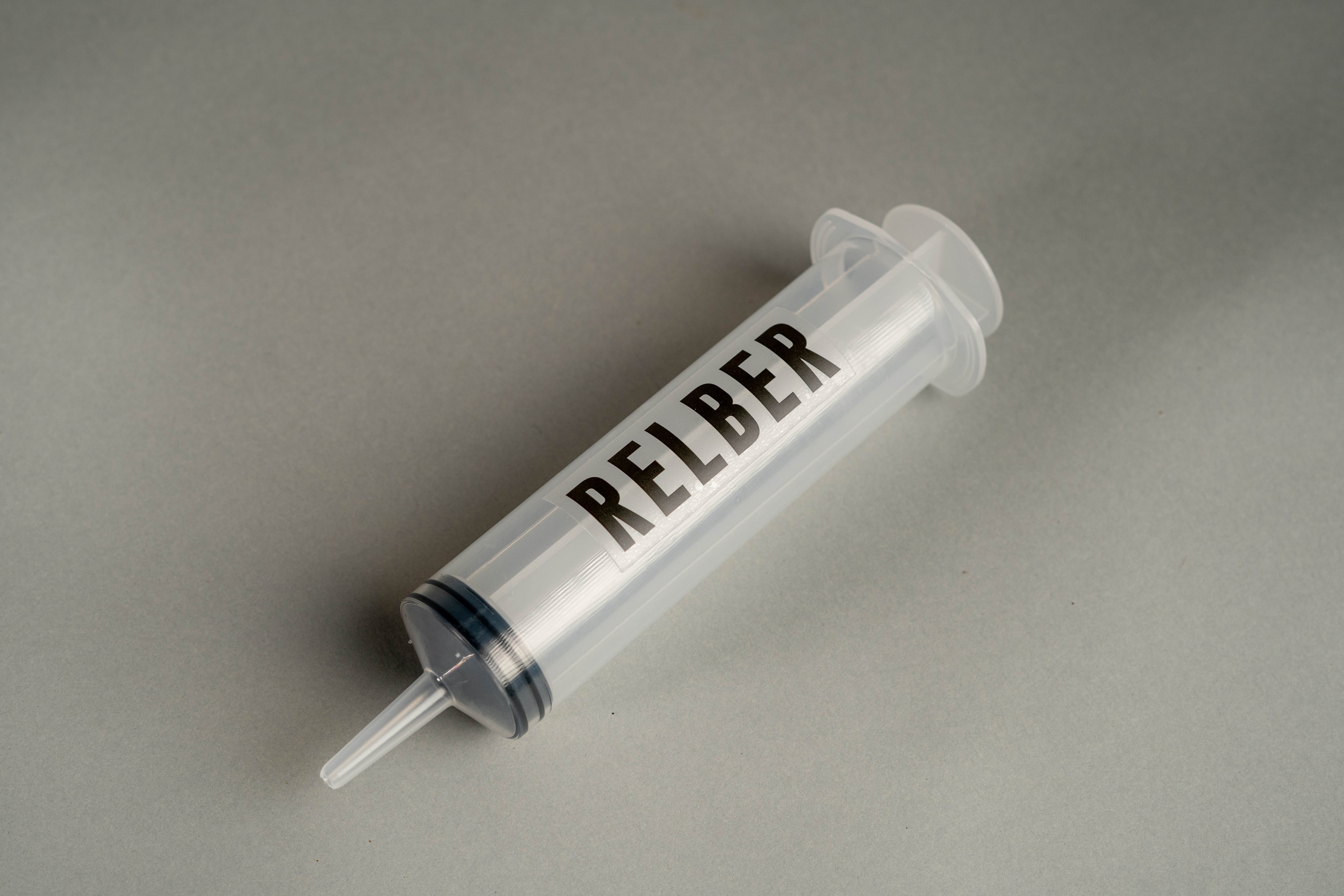 Sealant syringe